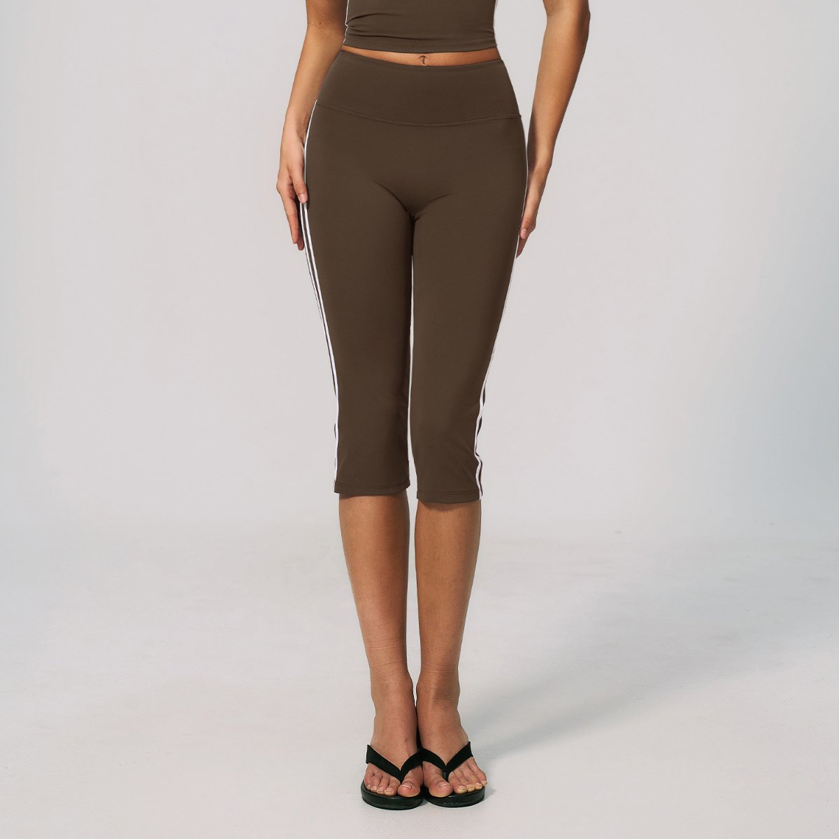Womens Sports Activewear78%nylon 22%spandex Yoga Sets Z-4506 - Capri Leggings print logo 3